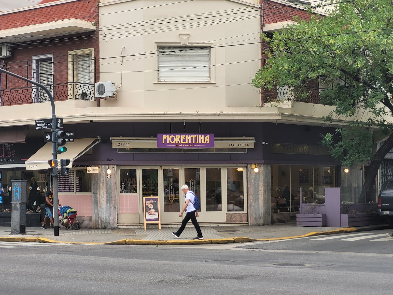 La esquina de Fiorentina en Av. Federico Lacroze